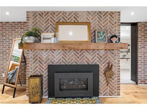 227 Green Street, Burlington, ON - Indoor Photo Showing Living Room With Fireplace