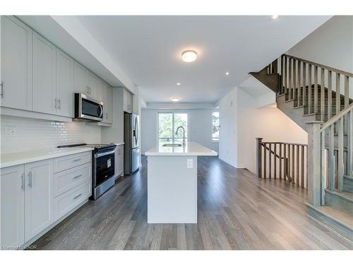 14 Folcroft Street, Brampton, ON - Indoor Photo Showing Kitchen