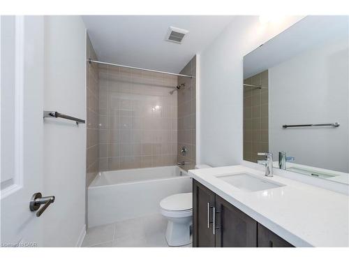 14 Folcroft Street, Brampton, ON - Indoor Photo Showing Bathroom