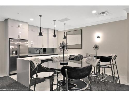 811-112 King Street E, Hamilton, ON - Indoor Photo Showing Dining Room