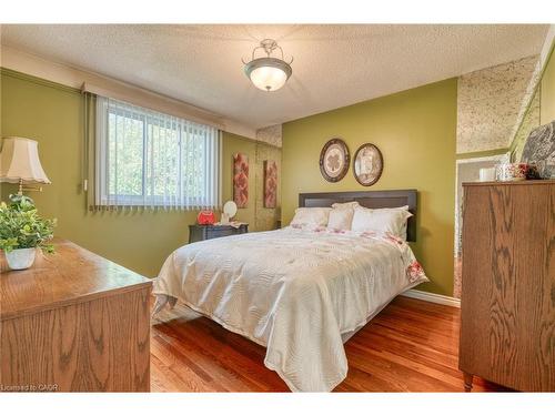 271 Haller Crescent, Caledonia, ON - Indoor Photo Showing Bedroom