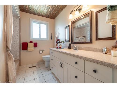 271 Haller Crescent, Caledonia, ON - Indoor Photo Showing Bathroom