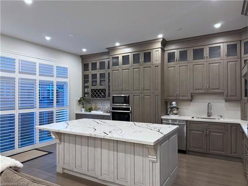 470 Violet Gate, Milton, ON - Indoor Photo Showing Kitchen With Upgraded Kitchen