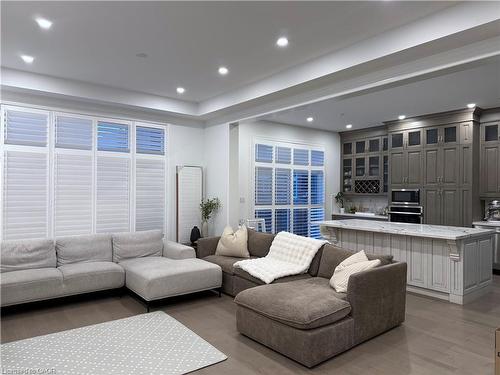 470 Violet Gate, Milton, ON - Indoor Photo Showing Living Room