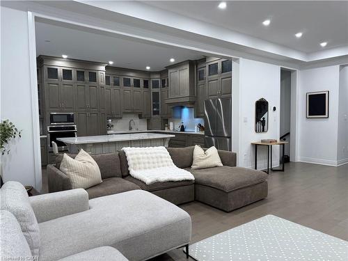 470 Violet Gate, Milton, ON - Indoor Photo Showing Living Room