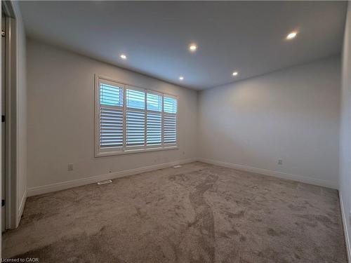 470 Violet Gate, Milton, ON - Indoor Photo Showing Other Room