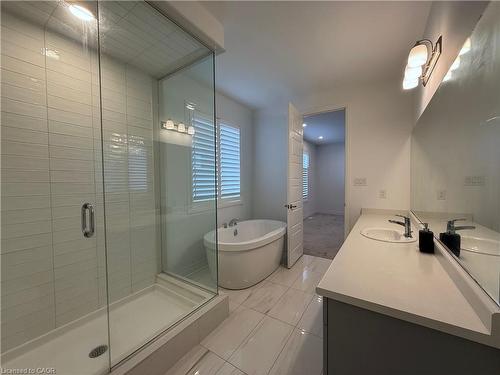 470 Violet Gate, Milton, ON - Indoor Photo Showing Bathroom