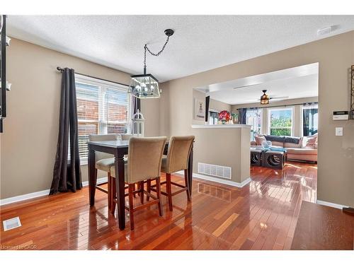 92 Baggs Crescent, Cambridge, ON - Indoor Photo Showing Dining Room