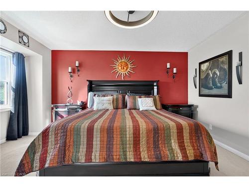 92 Baggs Crescent, Cambridge, ON - Indoor Photo Showing Bedroom