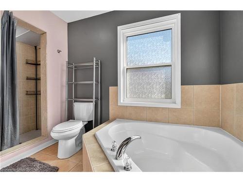 92 Baggs Crescent, Cambridge, ON - Indoor Photo Showing Bathroom