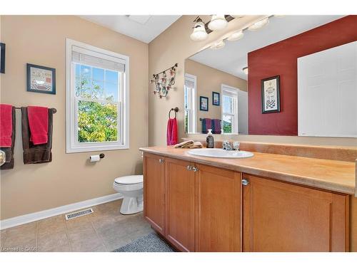 92 Baggs Crescent, Cambridge, ON - Indoor Photo Showing Bathroom