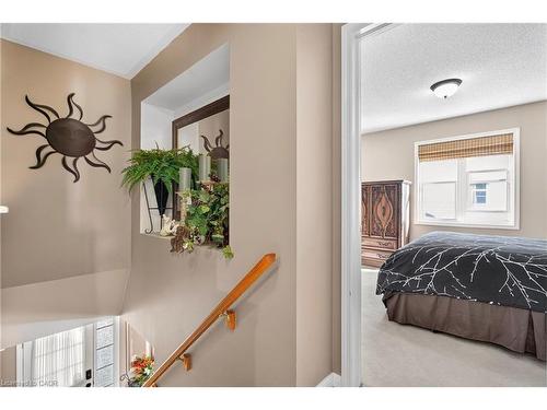 92 Baggs Crescent, Cambridge, ON - Indoor Photo Showing Other Room