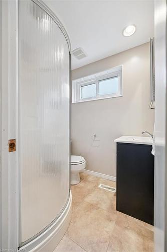 47 Argyle Drive, Guelph, ON - Indoor Photo Showing Bathroom