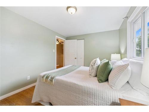 47 Argyle Drive, Guelph, ON - Indoor Photo Showing Bedroom