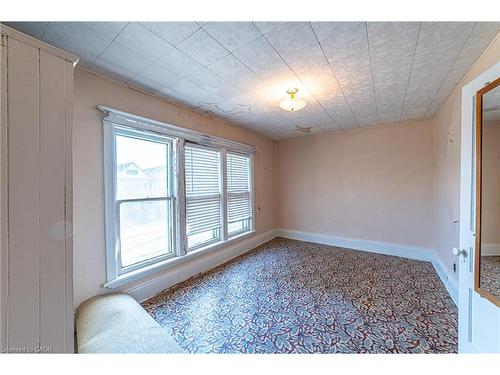 35 Sherman Avenue N, Hamilton, ON - Indoor Photo Showing Other Room