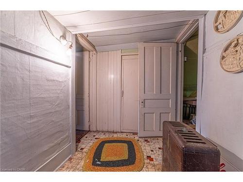 35 Sherman Avenue N, Hamilton, ON - Indoor