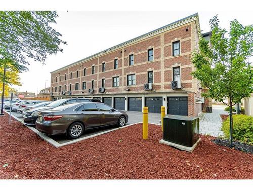 202-760 Lakeshore Road E, Mississauga, ON - Outdoor