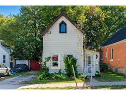 8 Tasker Street  St. Catharines, ON L2R 3Z8