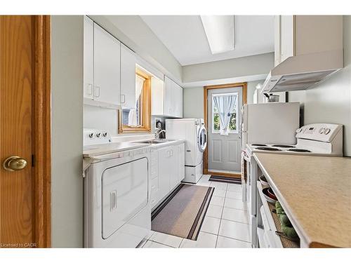 79 Maple Drive, Hamilton, ON - Indoor Photo Showing Laundry Room