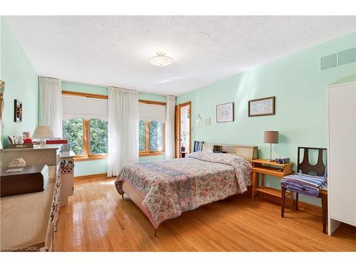 79 Maple Drive, Hamilton, ON - Indoor Photo Showing Bedroom