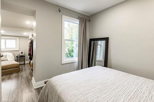 67 Gage Avenue N, Hamilton, ON - Indoor Photo Showing Bedroom