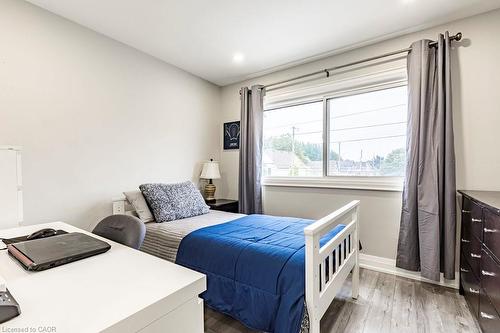 67 Gage Avenue N, Hamilton, ON - Indoor Photo Showing Bedroom