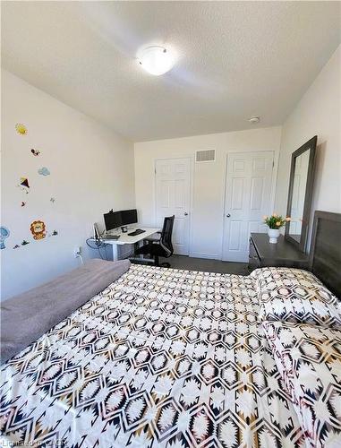 3098 Michelangelo Road, Burlington, ON - Indoor Photo Showing Bedroom