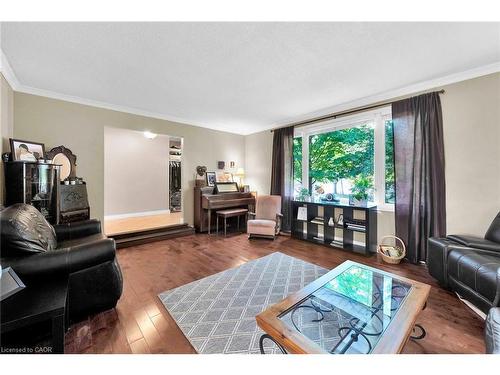 757 4Th Line, Caledonia, ON - Indoor Photo Showing Living Room