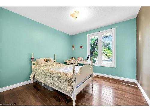 757 4Th Line, Caledonia, ON - Indoor Photo Showing Bedroom