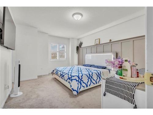 30-170 Dewitt Road, Hamilton, ON - Indoor Photo Showing Bedroom