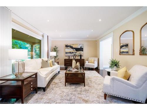 3278 Credit Heights Drive, Mississauga, ON - Indoor Photo Showing Living Room