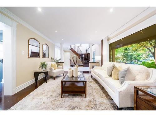 3278 Credit Heights Drive, Mississauga, ON - Indoor Photo Showing Living Room