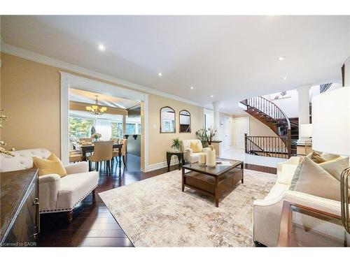 3278 Credit Heights Drive, Mississauga, ON - Indoor Photo Showing Living Room