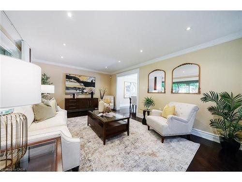 3278 Credit Heights Drive, Mississauga, ON - Indoor Photo Showing Living Room