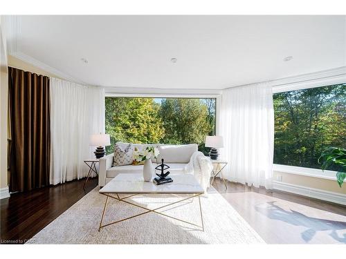 3278 Credit Heights Drive, Mississauga, ON - Indoor Photo Showing Living Room