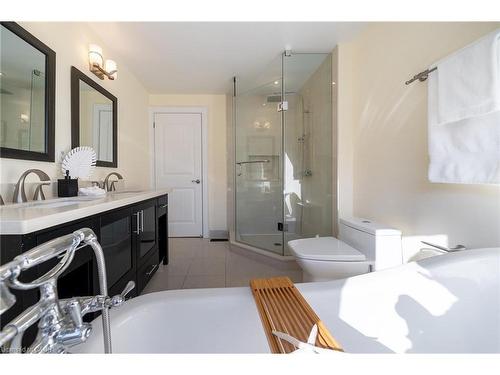 3278 Credit Heights Drive, Mississauga, ON - Indoor Photo Showing Bathroom