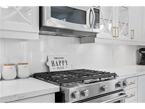 5095 Preservation Circle, Mississauga, ON - Indoor Photo Showing Kitchen