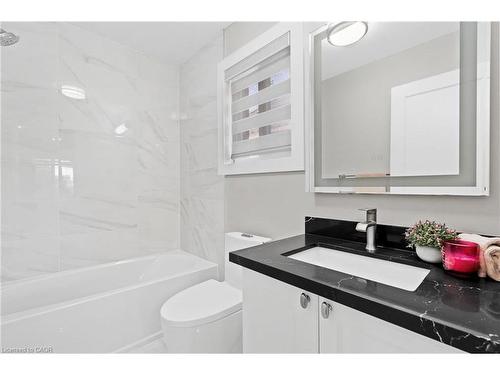 5095 Preservation Circle, Mississauga, ON - Indoor Photo Showing Bathroom