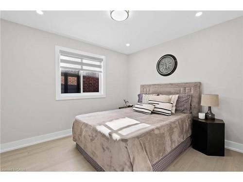 5095 Preservation Circle, Mississauga, ON - Indoor Photo Showing Bedroom
