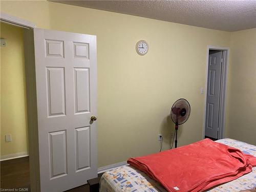 Upper-1025 Barclay Circle, Milton, ON - Indoor Photo Showing Bedroom