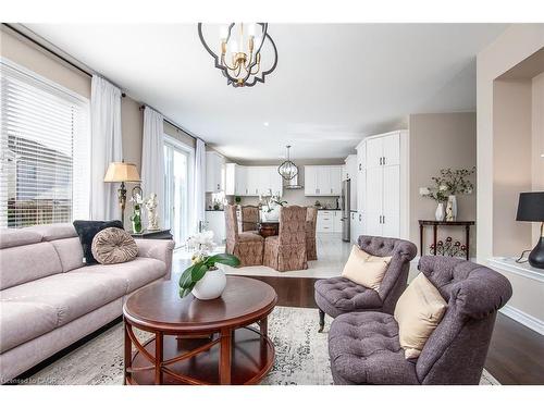 232 Shady Glen Crescent, Kitchener, ON - Indoor Photo Showing Living Room