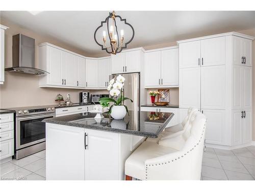 232 Shady Glen Crescent, Kitchener, ON - Indoor Photo Showing Kitchen