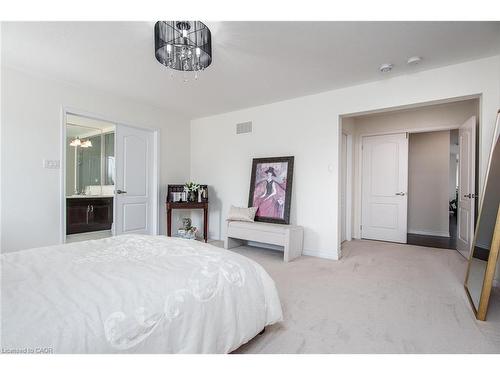 232 Shady Glen Crescent, Kitchener, ON - Indoor Photo Showing Bedroom
