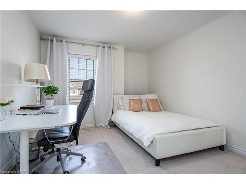 232 Shady Glen Crescent, Kitchener, ON - Indoor Photo Showing Bedroom