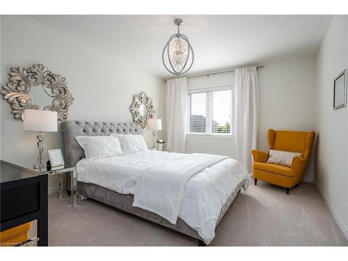 232 Shady Glen Crescent, Kitchener, ON - Indoor Photo Showing Bedroom