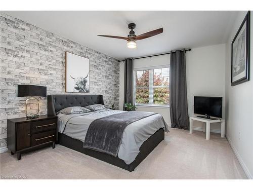 232 Shady Glen Crescent, Kitchener, ON - Indoor Photo Showing Bedroom