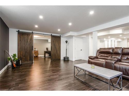 232 Shady Glen Crescent, Kitchener, ON - Indoor Photo Showing Living Room