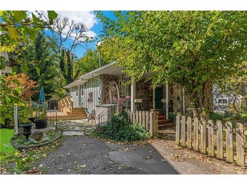 16 Wyckliffe Avenue  Niagara-On-The-Lake, ON L0S 1T0