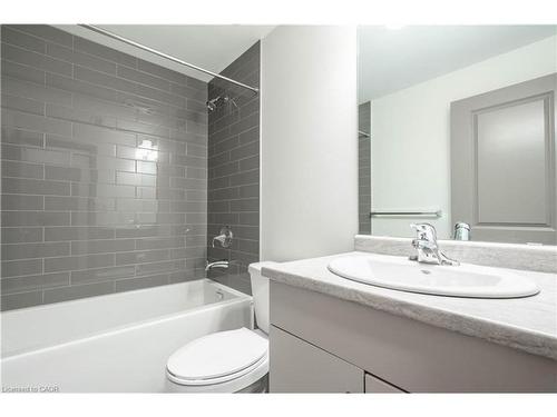 1B-36 Grant Avenue, Hamilton, ON - Indoor Photo Showing Bathroom