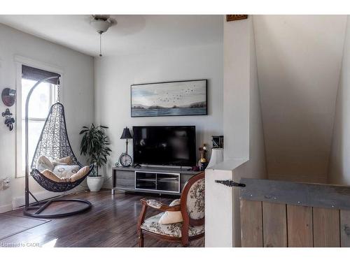 30 Sunset Avenue, Hamilton, ON - Indoor Photo Showing Other Room